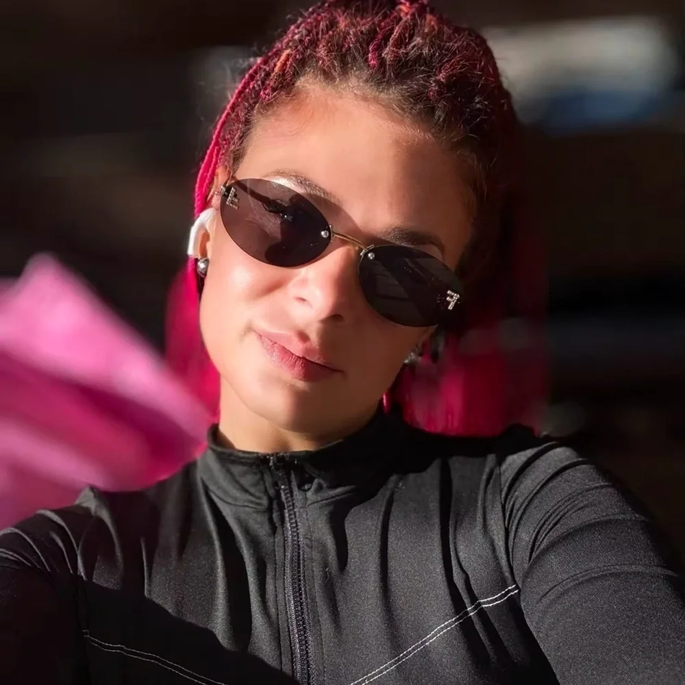 Retro F Stylish Black Sunglasses